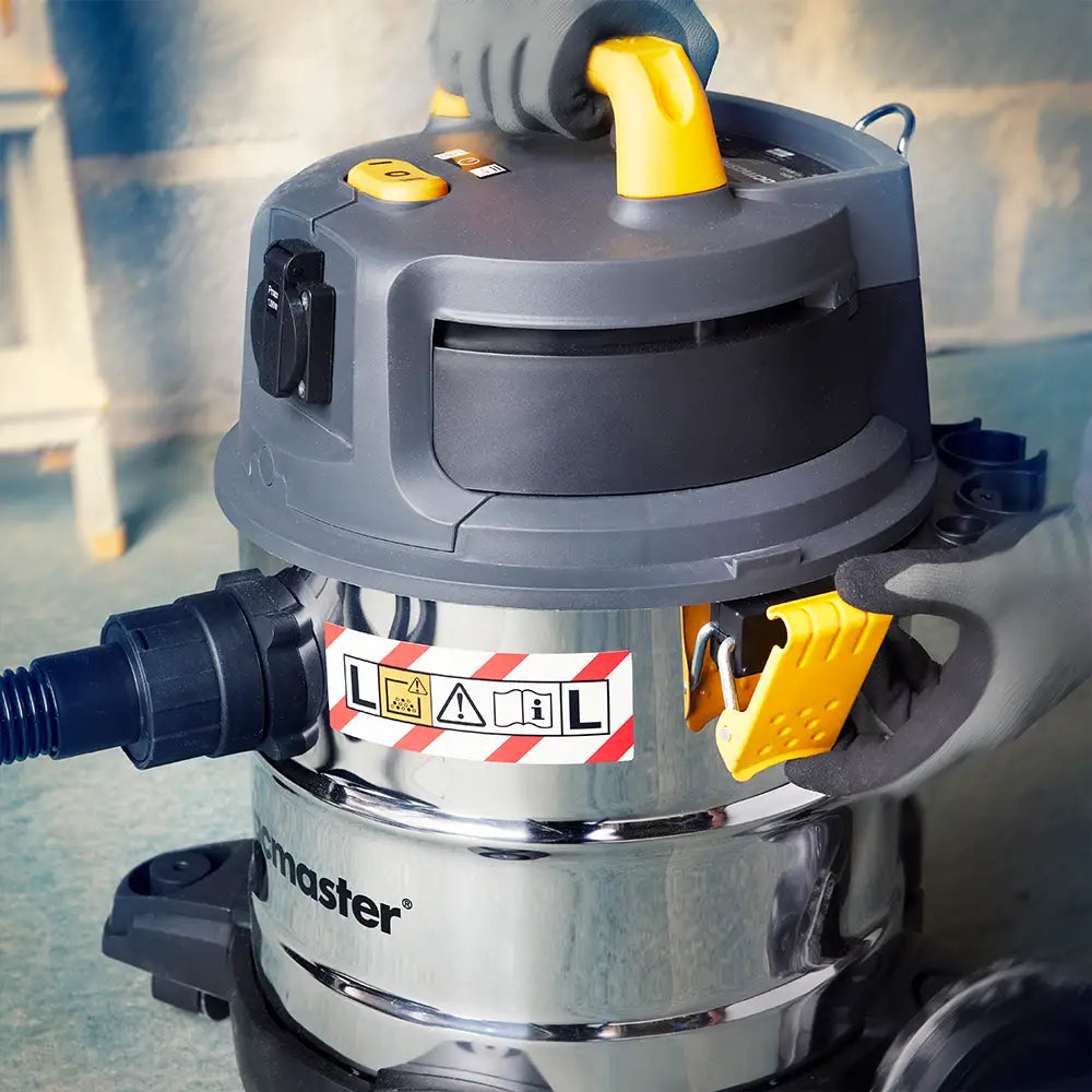 Vacmaster L Class Dust Extractor L20 with  metal fixings