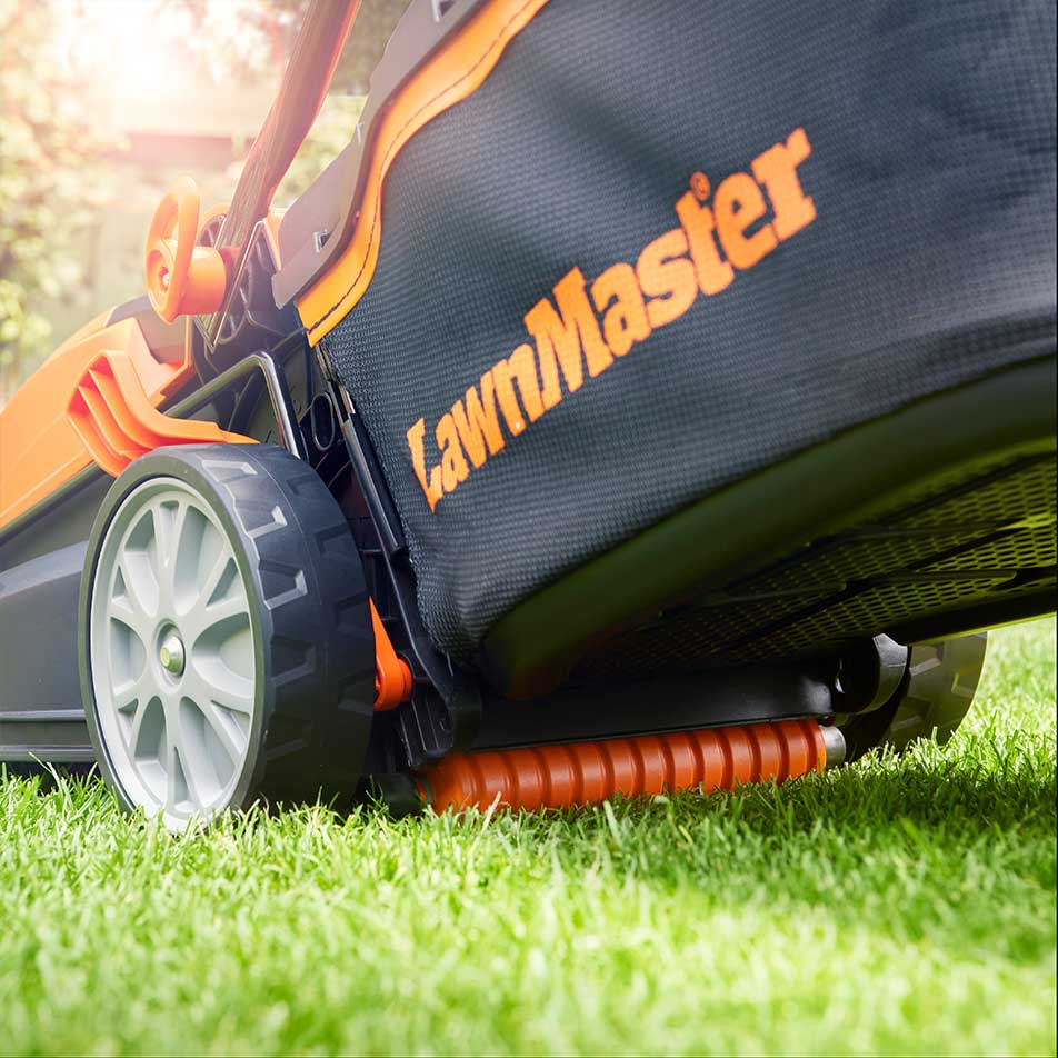 LawnMaster electric rotary lawnmower 34cm with rear roller for stripes