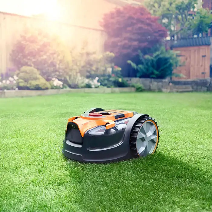 LawnMaster VBRm16 OcuMow 2 batteries double cutting area