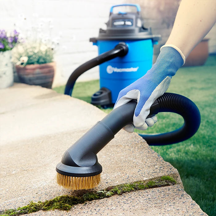 Garden vacuum cleaner with brush tool