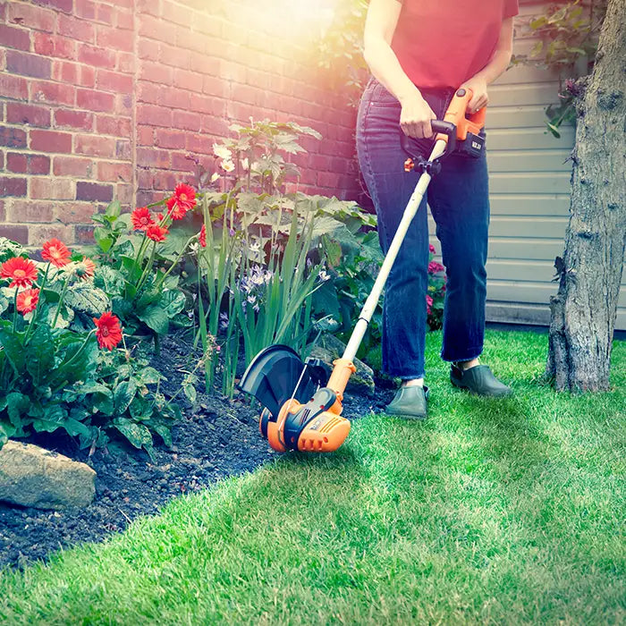 Cordless Grass Trimmer LawnMaster