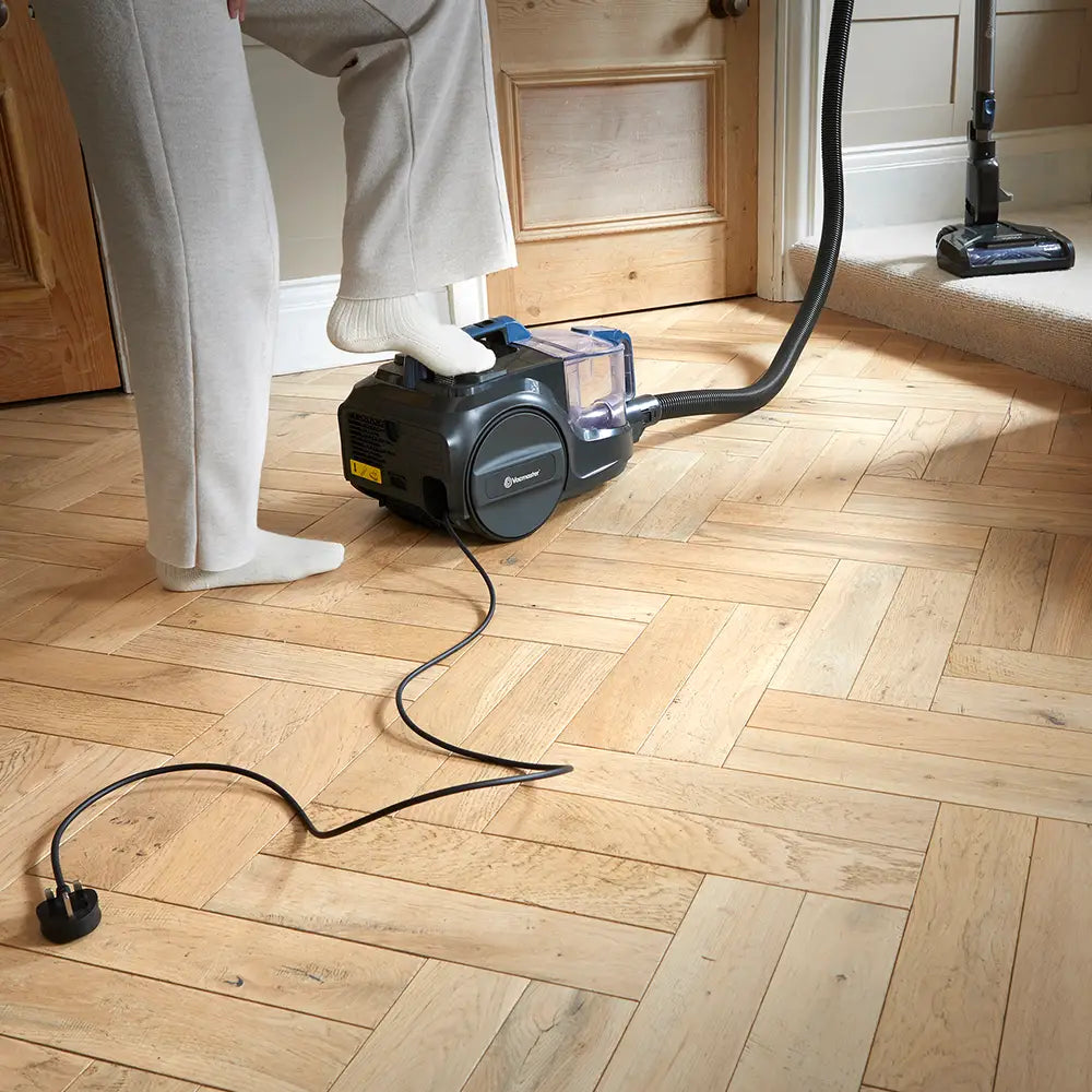 CC0201EHUK Cylinder Vacuum Cleaner with Cord Rewind