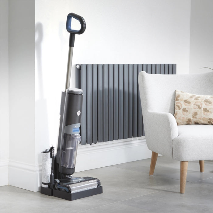 HA2203UK Vacmaster EasyClean HVA in charging dock
