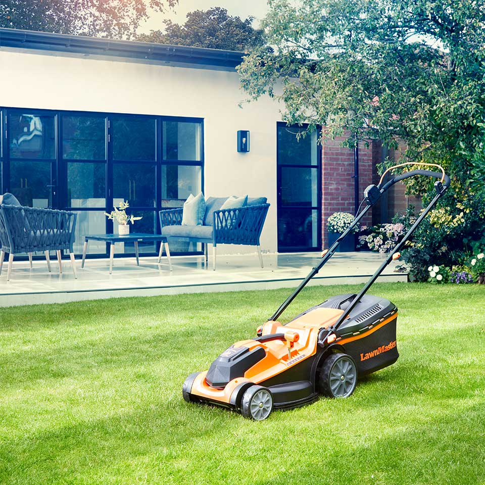 LawnMaster 24V 37cm cordless lawnmower creating stripes on lawn in Ireland