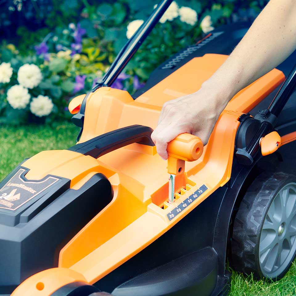 Cordless_Lawn_Mower_24V_37cm_Twinpack_LawnMaster_Height_Adjust_Lever