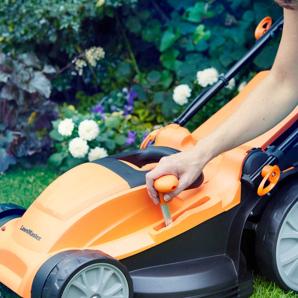 LawnMaster Electric Lawn mower 1800W 40cm MEB1840M Central grass cutting height lever