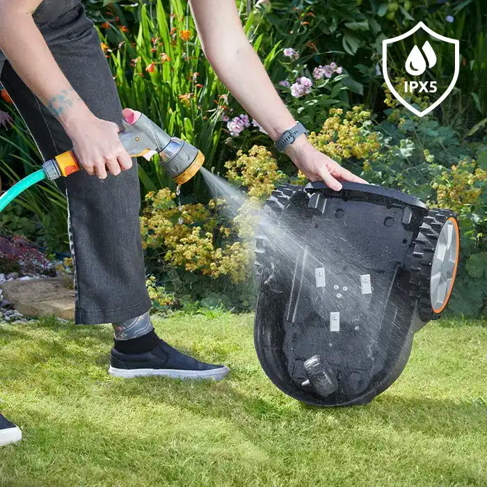 OcuMow AMB16-400 with IPX 5 Rating Irish Garden
