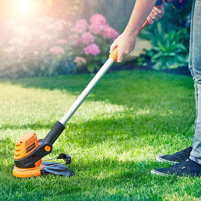 Adjustable Telescopic Trimmer for Irish Gardens