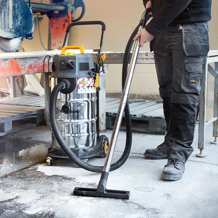 Vacmaster Fine Filtration Dust Extractor in an Irish Building Site