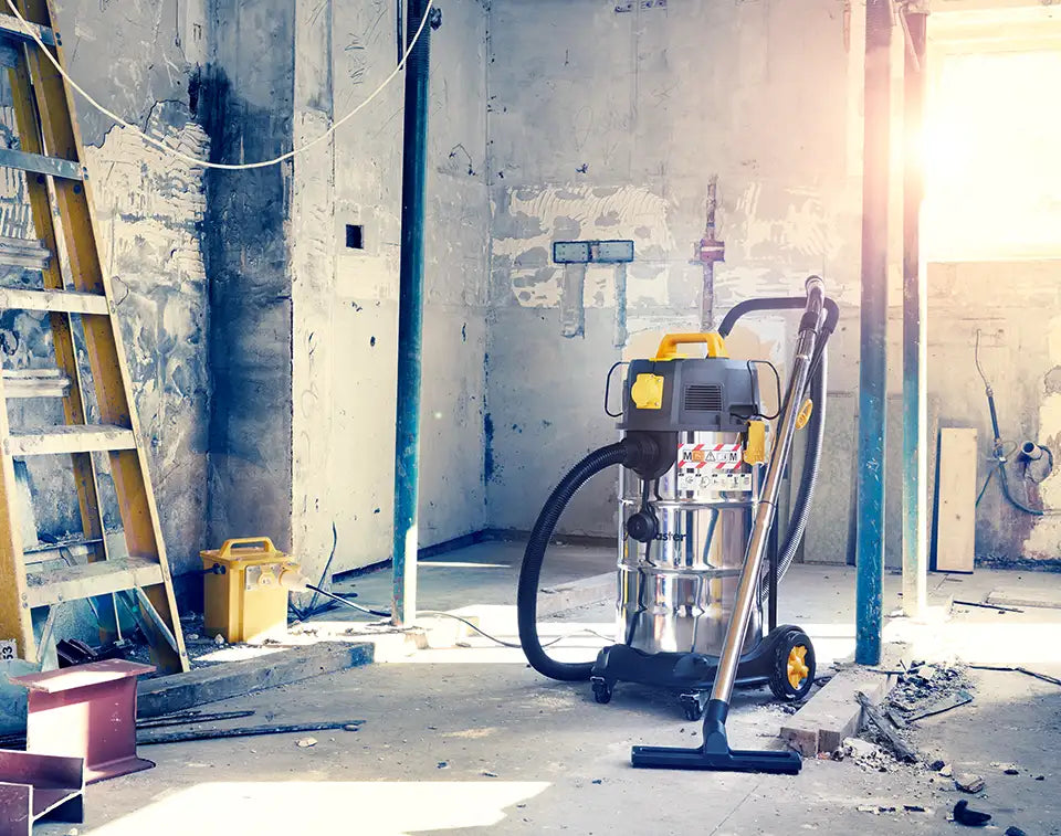 Vacmaster Dust Extractor vacuum on building site