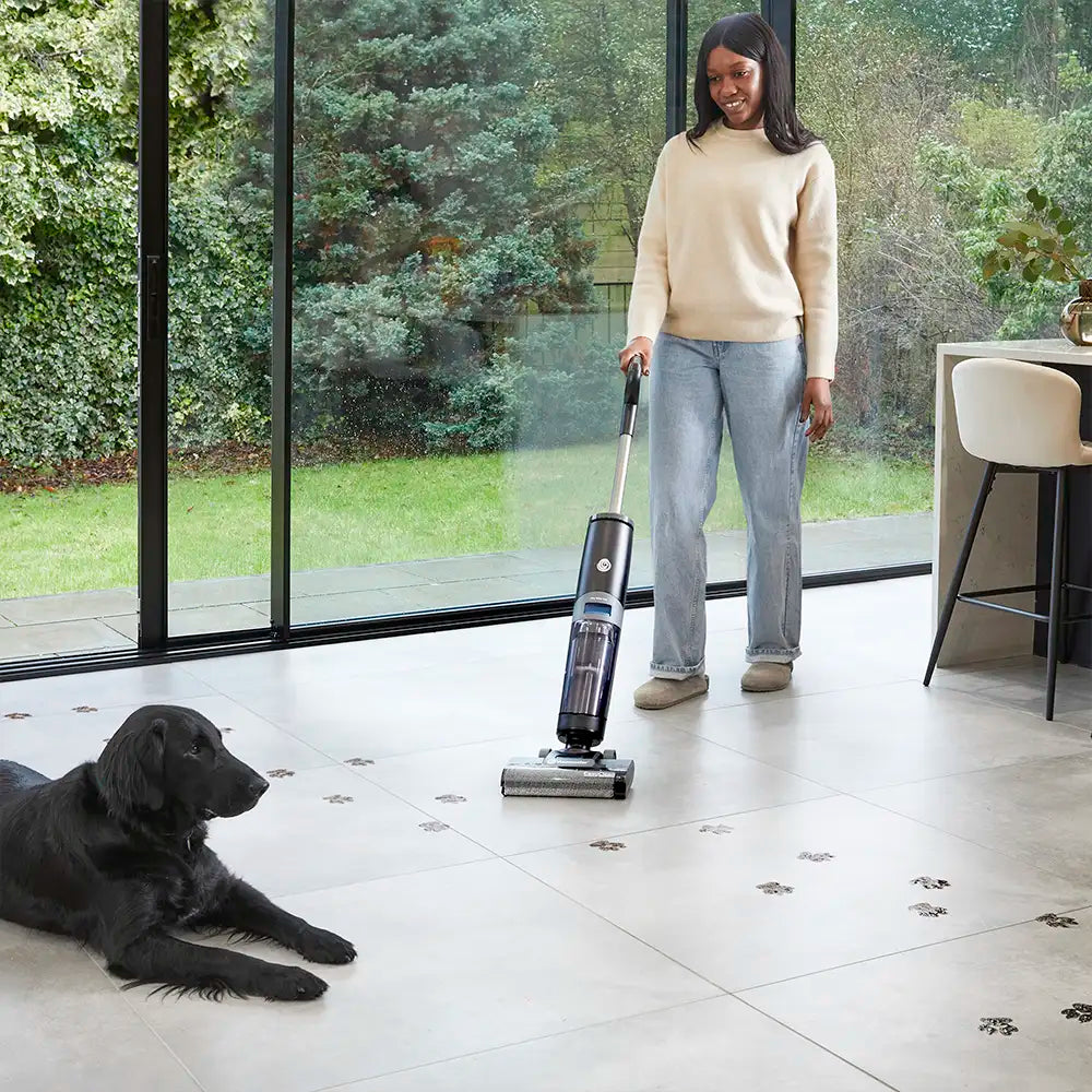 Vacmaster Hardfloor Cleaner HSC cleaning muddy paw prints